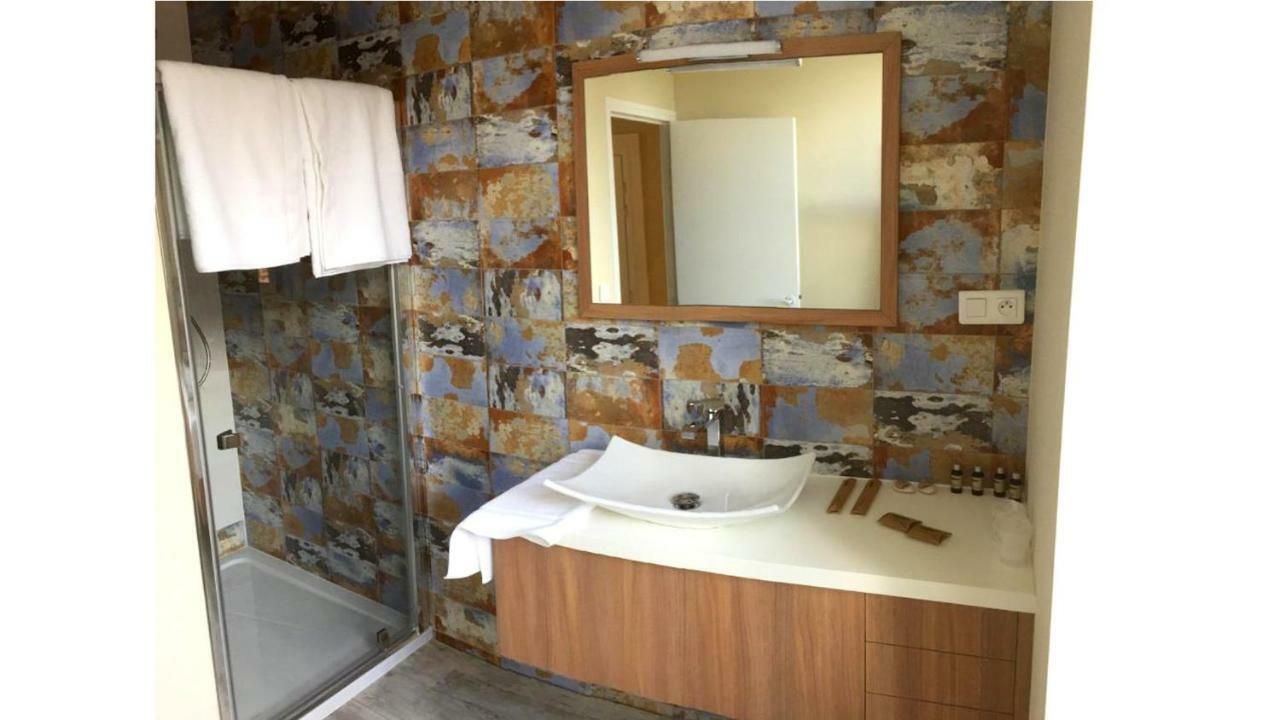 เลสกาล เดอ บรอกลี Hotel Broglie ภายนอก รูปภาพ